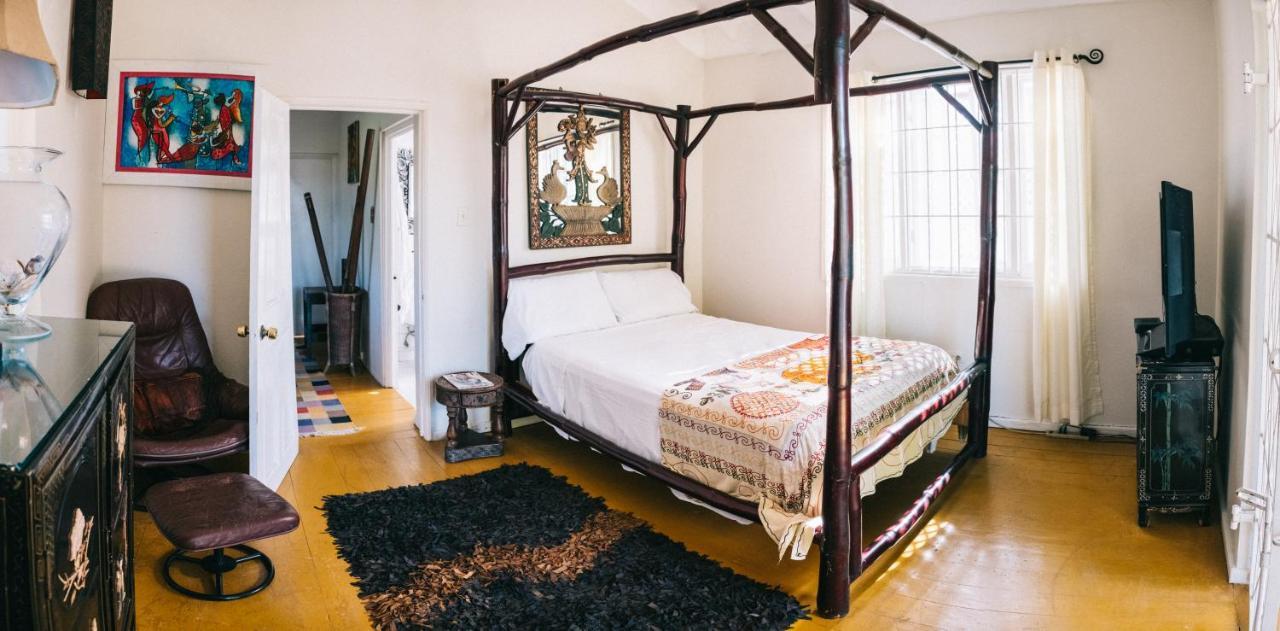 Mikuzi Hotel คิงส์ตัน ภายนอก รูปภาพ